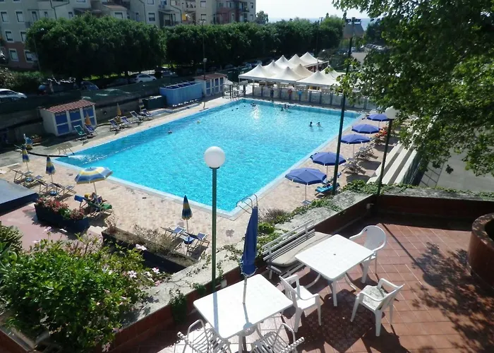 Pietre Nere Aparthotel *