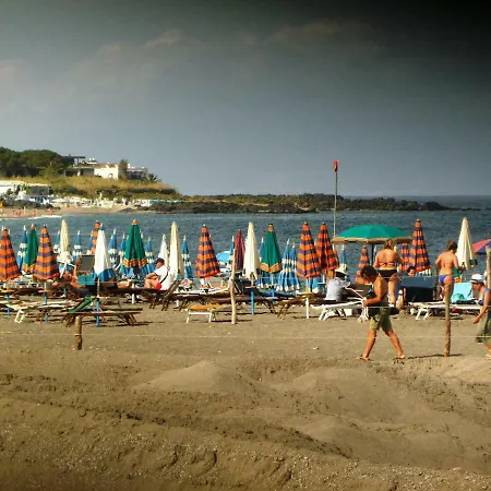 Pietre Nere Lejlighedshotel Giardini Naxos